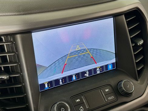 Used 2023 GMC Acadia AT4 w/ Technology Package AWD/4WD image 17