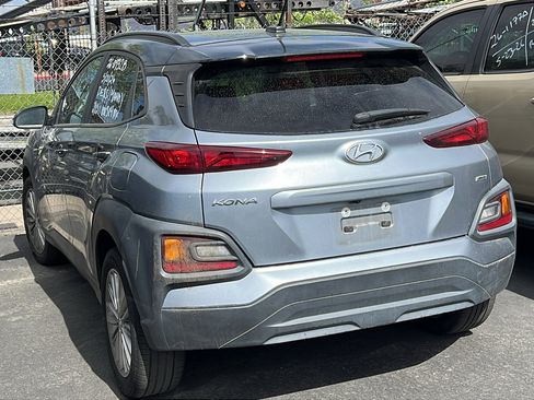 Used 2021 Hyundai Kona SEL AWD/4WD image 2