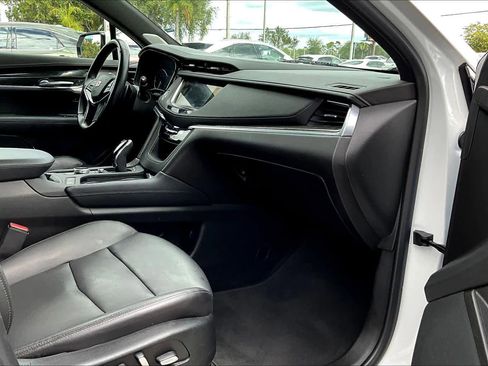 Used 2021 Cadillac XT5 Premium Luxury image 17