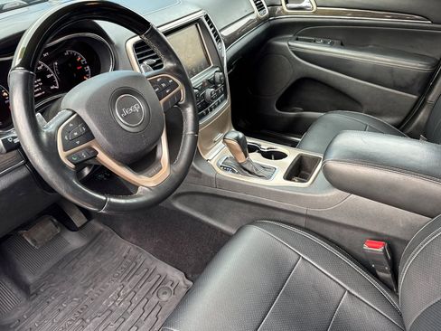 Used 2016 Jeep Grand Cherokee Overland image 4