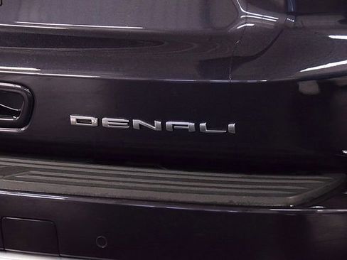 Used 2024 GMC Yukon Denali image 12