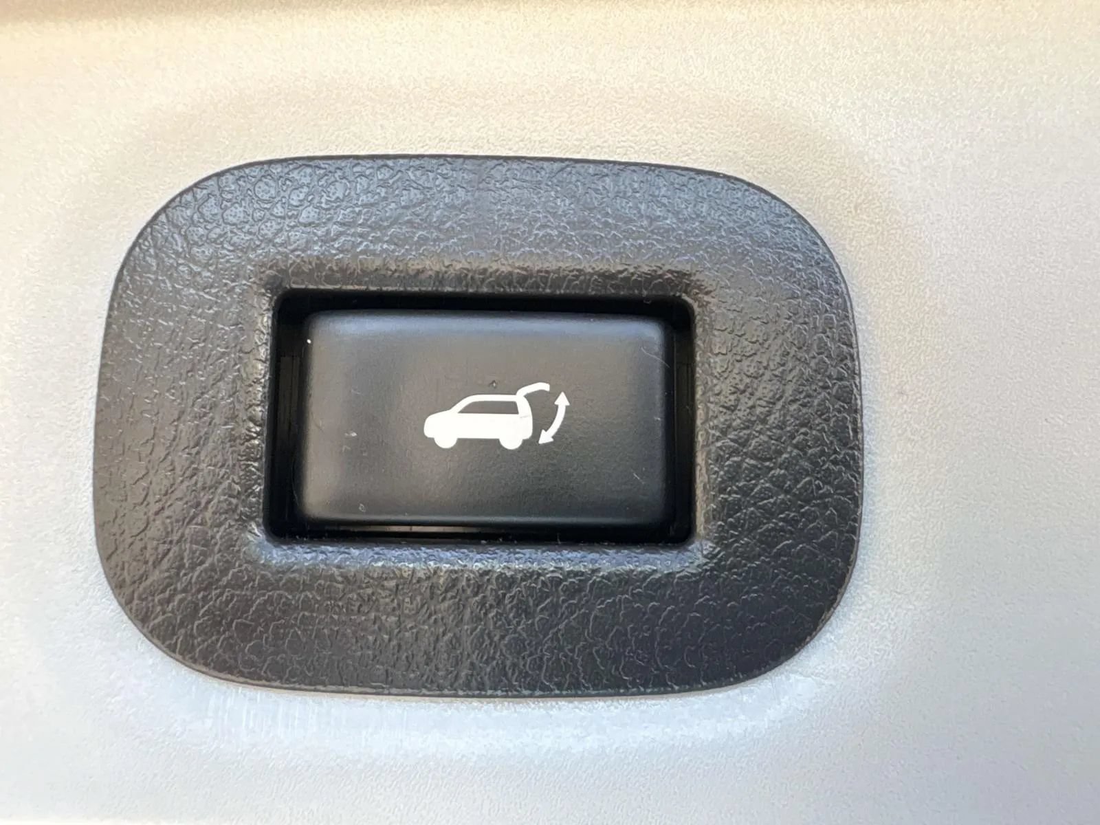 Used 2020 Nissan Rogue SV AWD/4WD image 19