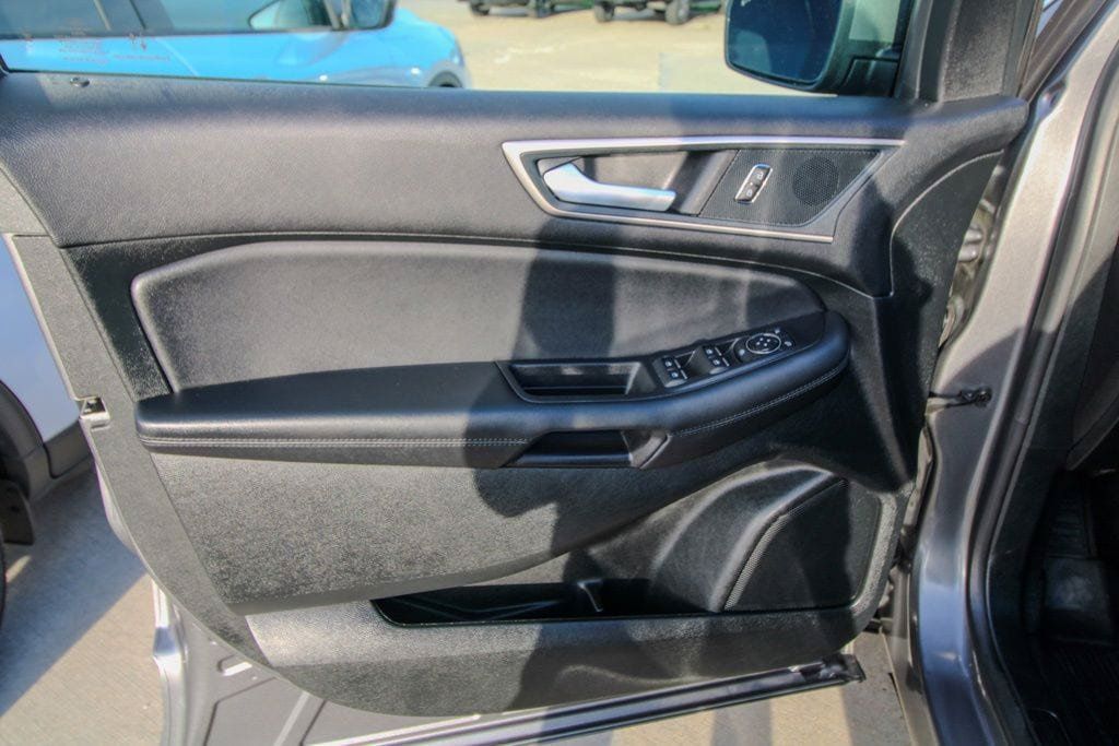 Used 2024 Ford Edge SEL w/ Convenience Package AWD/4WD image 11