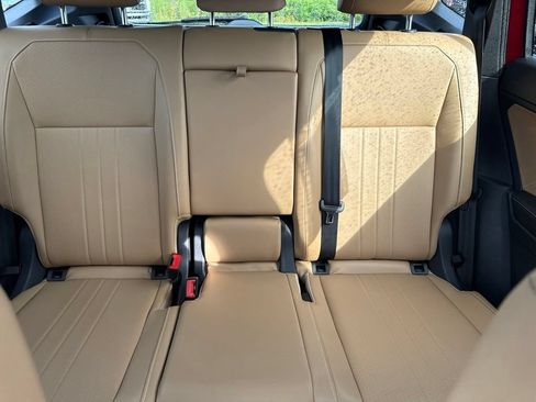 Used 2022 Volkswagen Tiguan SE AWD/4WD image 30