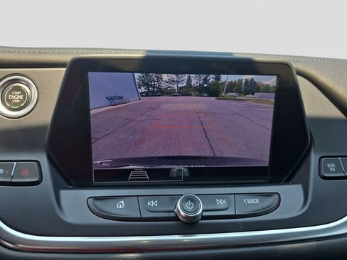 Used 2021 Chevrolet Blazer L FWD image 21