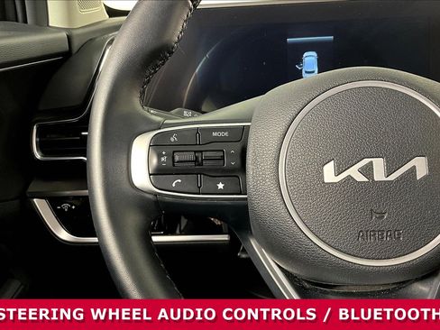 Used 2025 Kia Sportage EX image 12