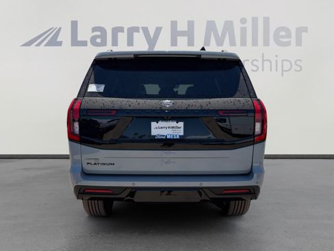 New 2026 Ford Expedition Platinum w/ Stealth Performance Package AWD/4WD image 4