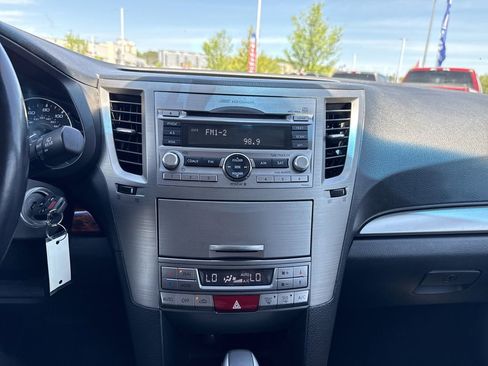Used 2011 Subaru Outback 2.5i Limited w/ PWR Moonroof Pkg AWD/4WD image 22