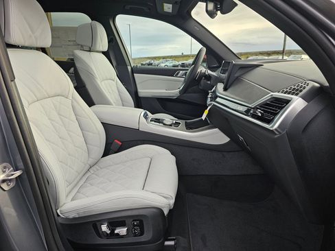 New 2026 BMW X5 xDrive40i w/ Climate Comfort Package image 15