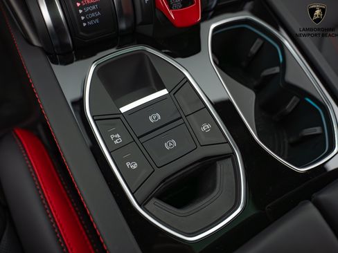 Used 2024 Lamborghini Urus S AWD/4WD image 22