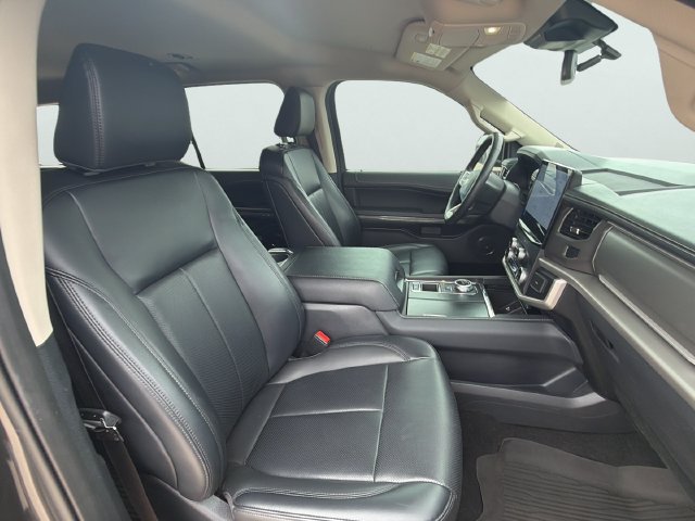 Used 2024 Ford Expedition XLT RWD image 11