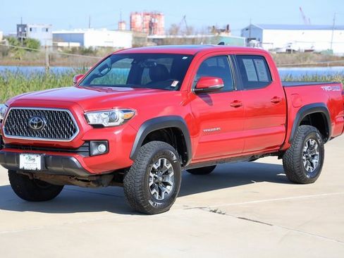 Used 2018 Toyota Tacoma TRD Off-Road image 3