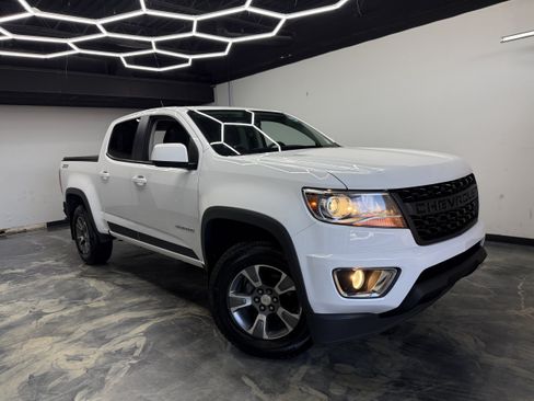 Used 2019 Chevrolet Colorado Z71 w/ Z71 Midnight Edition AWD/4WD image 4
