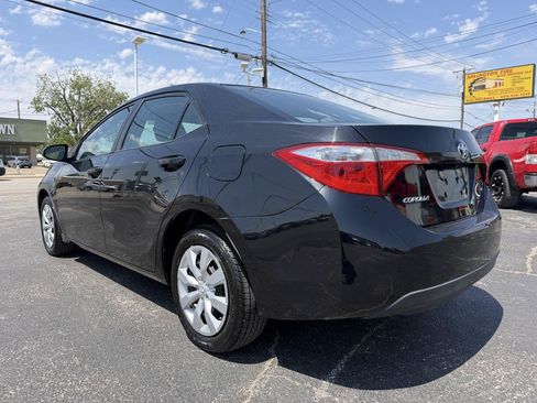 Used 2016 Toyota Corolla LE FWD image 7