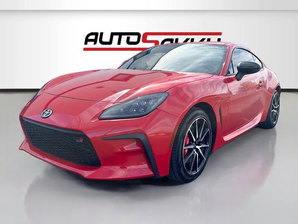 Used 2025 Toyota GR86 Premium w/ Performance Package RWD image 3