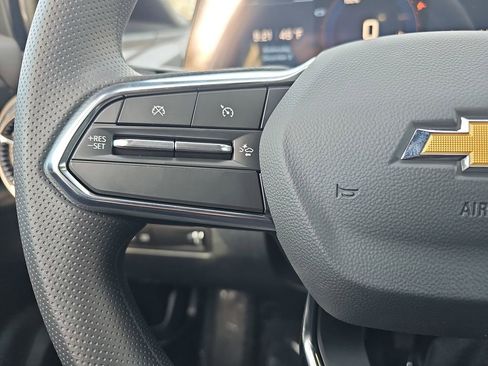 New 2026 Chevrolet Equinox EV LT image 16