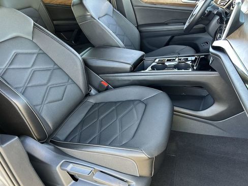 Used 2024 Volkswagen Atlas SE AWD/4WD image 8