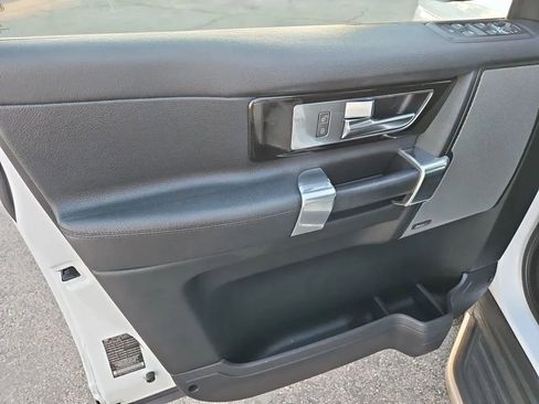 Used 2016 Land Rover LR4 HSE Silver Edition image 14