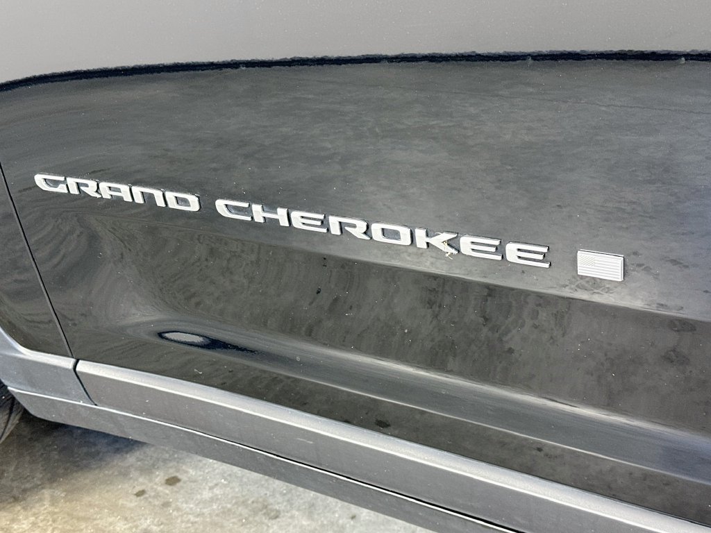 Used 2025 Jeep Grand Cherokee Laredo X RWD image 36
