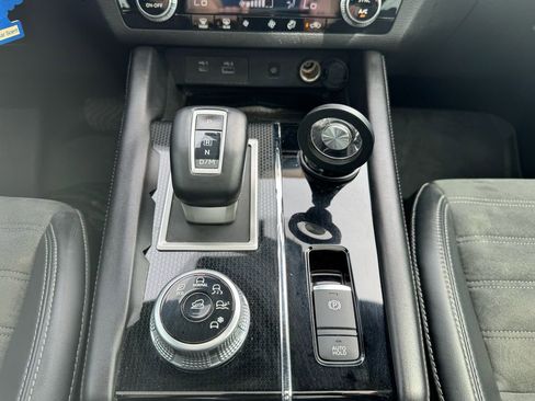 Used 2022 Mitsubishi Outlander SE image 27