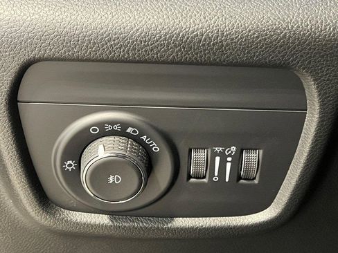 New 2025 Jeep Grand Cherokee Overland w/ Adv Protech Group III image 26