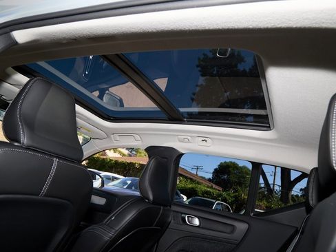 New 2026 Volvo XC40 B5 Ultra w/ Climate Package image 22