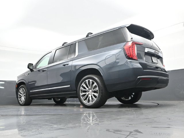 Used 2021 GMC Yukon XL Denali w/ Denali Premium Package AWD/4WD image 35