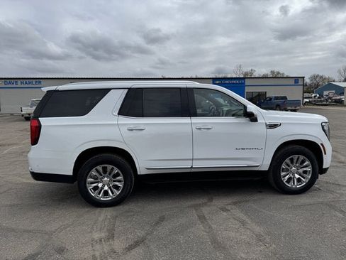Used 2025 GMC Yukon Denali AWD/4WD image 9