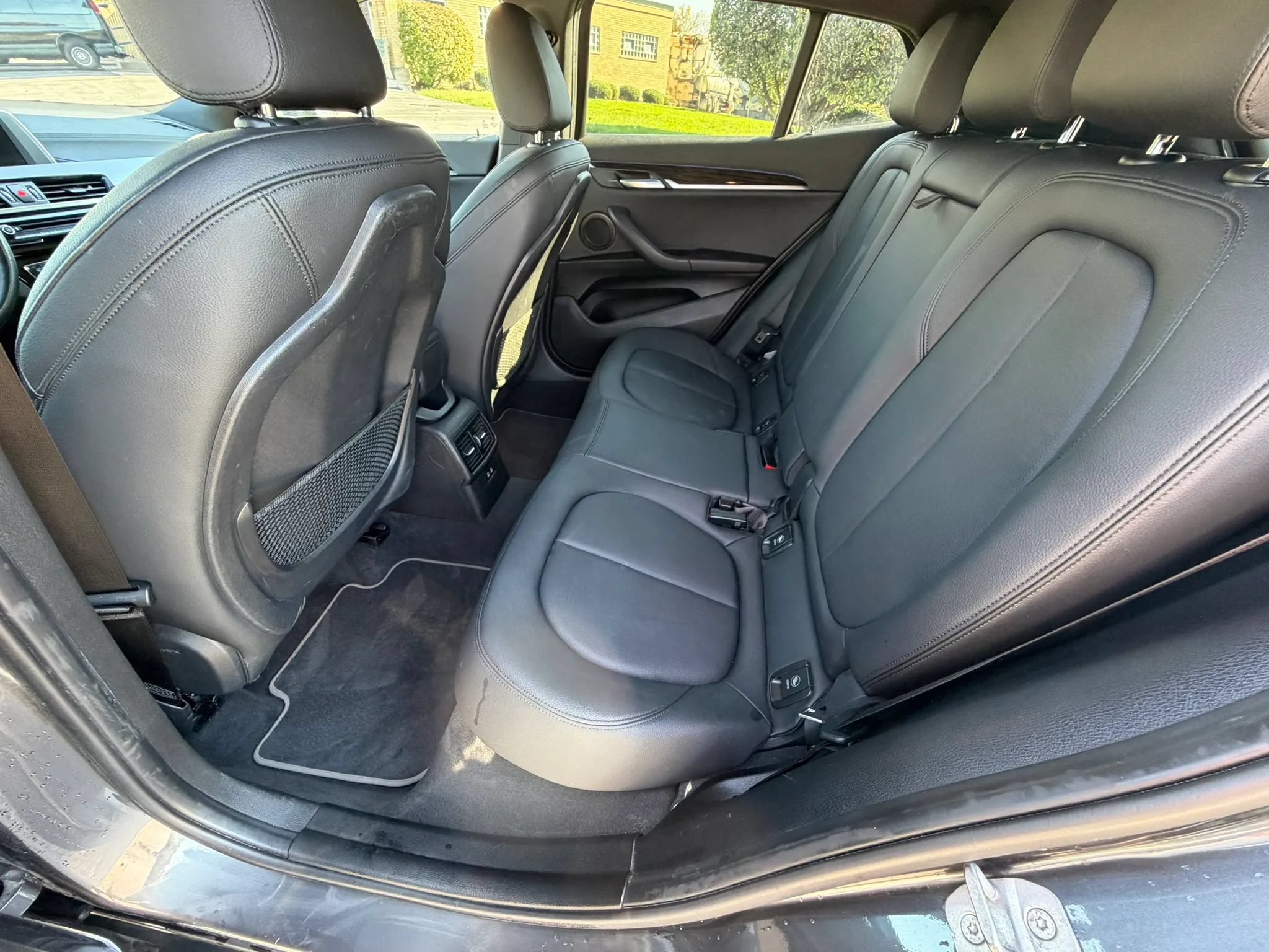 Used 2018 BMW X2 sDrive28i w/ Convenience Package FWD image 12