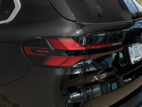 New 2026 BMW X5 xDrive40i w/ Premium Package image 9