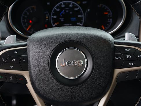 Used 2017 Jeep Grand Cherokee Overland AWD/4WD image 26