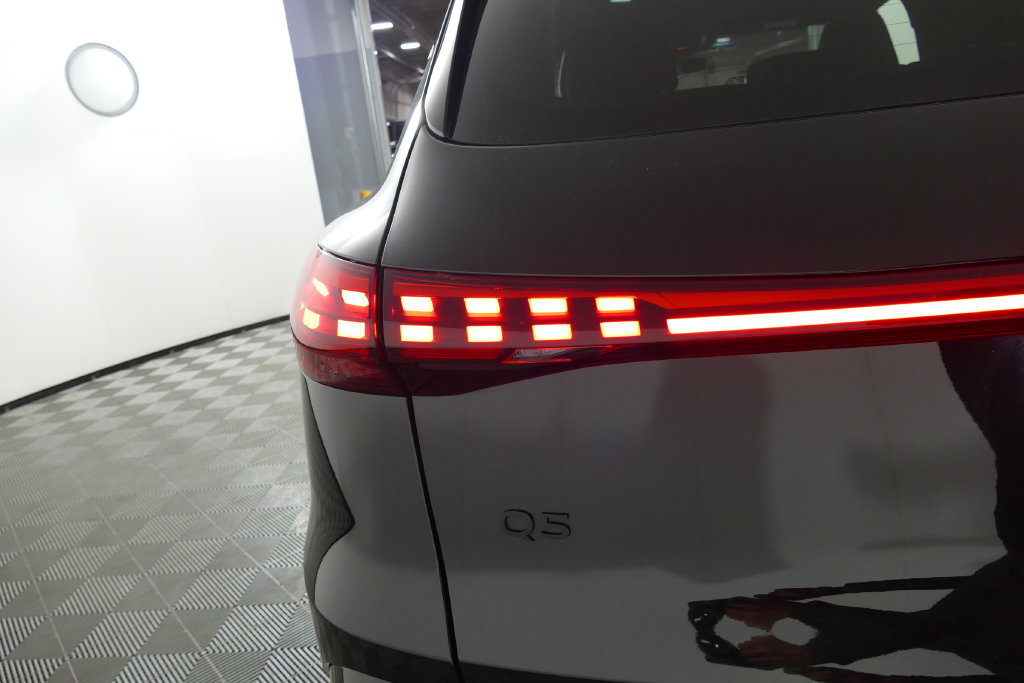 Used 2025 Audi Q5 Premium Plus AWD/4WD image 33