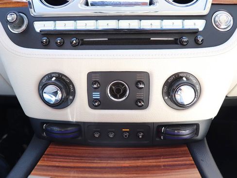 Used 2010 Rolls-Royce Ghost image 18