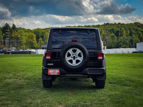 Used 2023 Jeep Wrangler Unlimited Sport AWD/4WD image 4