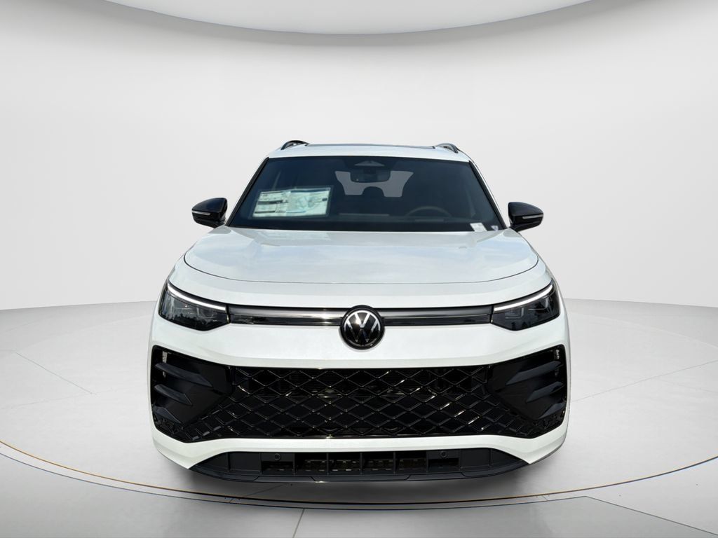 New 2026 Volkswagen Tiguan SE R-Line FWD image 2