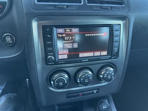 Used 2014 Dodge Challenger R/T RWD image 21