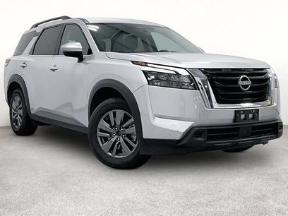 Used 2024 Nissan Pathfinder SV