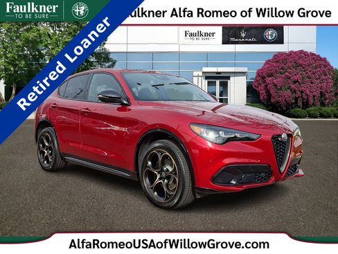 New 2025 Alfa Romeo Stelvio Sprint image 1