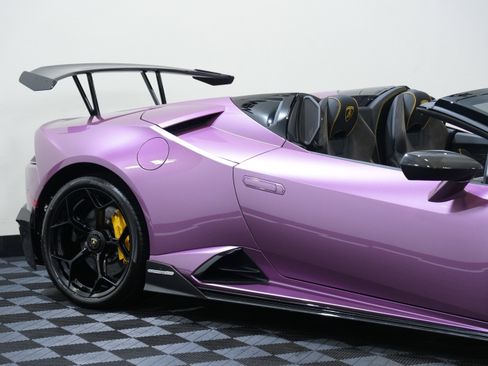 Used 2024 Lamborghini Huracan EVO image 15