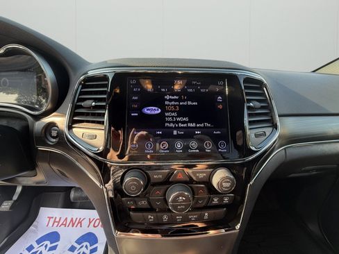 Used 2019 Jeep Grand Cherokee Limited w/ Luxury Group II AWD/4WD image 10