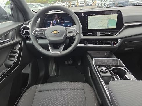 New 2026 Chevrolet Equinox LT FWD image 9