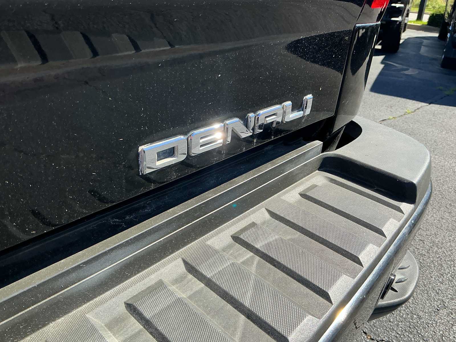 Used 2017 GMC Sierra 2500 Denali w/ Duramax Plus Package AWD/4WD image 22