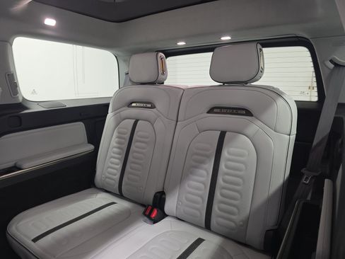Used 2024 Rivian R1S Adventure AWD/4WD image 22