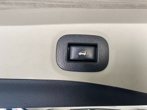 Used 2019 Nissan Rogue SV AWD/4WD image 24