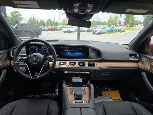 Certified 2025 Mercedes-Benz GLS 450 4MATIC image 20