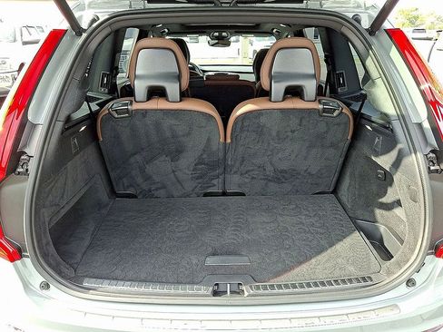 Used 2025 Volvo XC90 B5 Plus w/ Protection Package Premier image 21