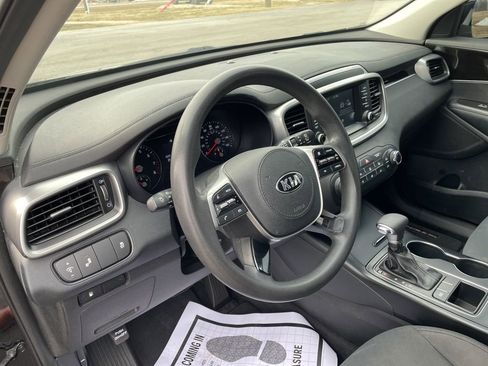 Used 2019 Kia Sorento LX image 10