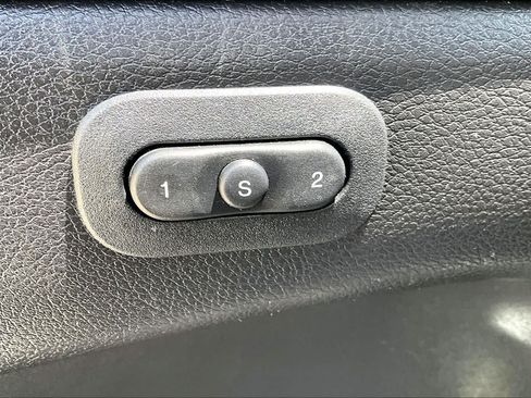 Used 2017 Jeep Grand Cherokee Limited w/ Luxury Group II RWD image 32