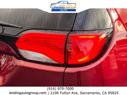 Used 2018 Chrysler Pacifica Touring-L image 8