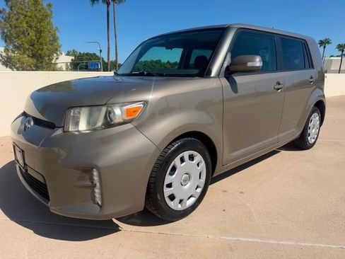 Used 2013 Scion xB FWD image 4